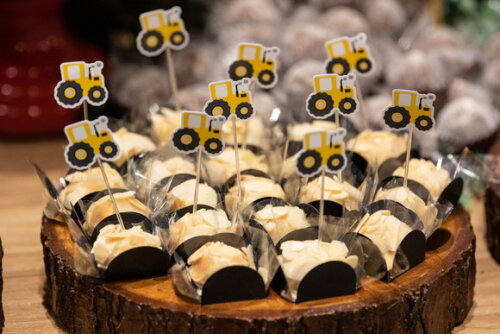 50 Toppers para Docinhos - Trator