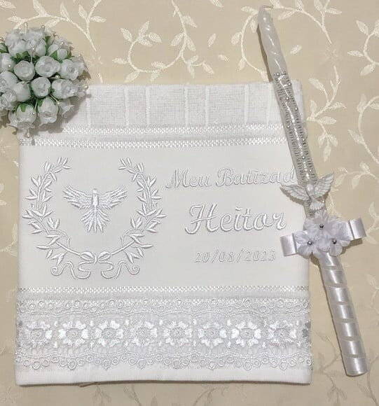 Lembrancinha de Batizado Vela e Toalha
