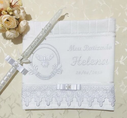 Kit de Batizado Toalha Bordada e Personalizada e Vela Decora