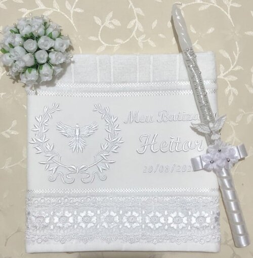 Lembrancinha de Batizado Vela e Toalha