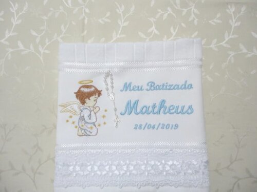 Toalhinha de Boca Bordada com Nome para Batizado