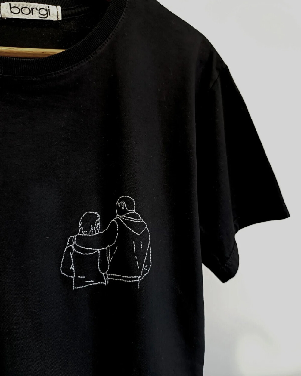 Camiseta Personalizada Bordada à Mão Com Foto - Borgi