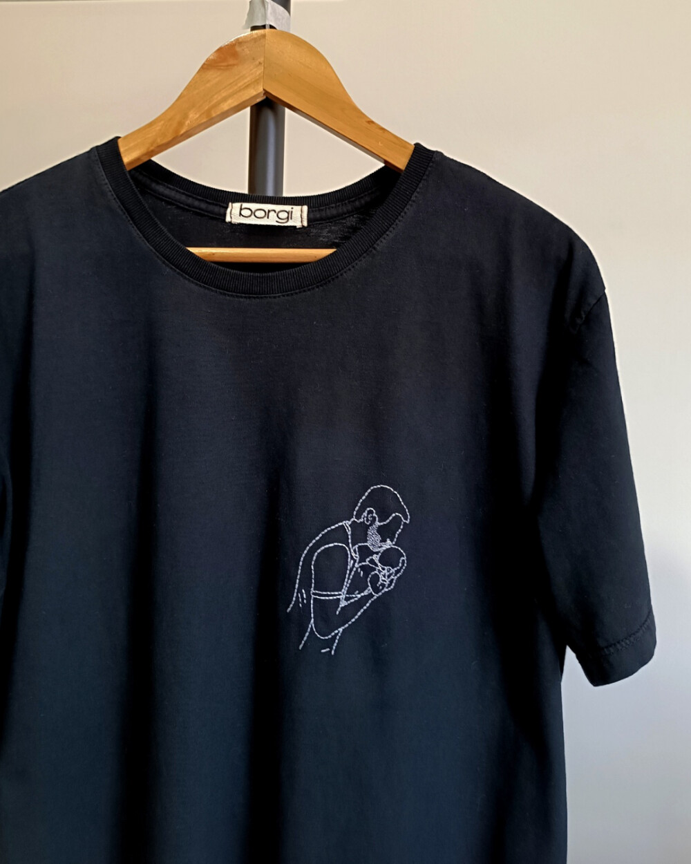 Camiseta Personalizada Bordada à Mão Com Foto - Borgi