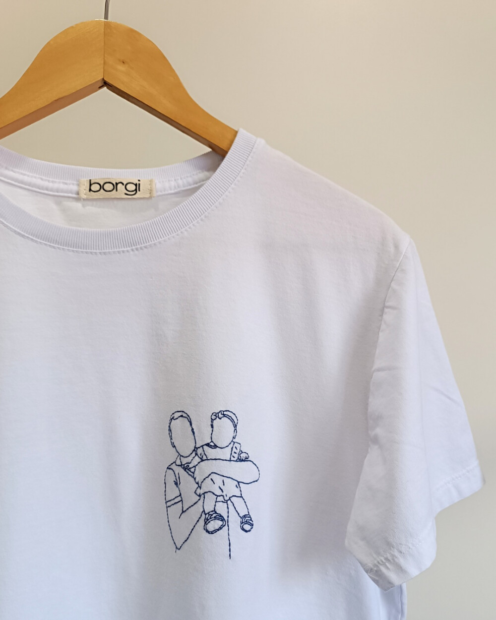 Camiseta Personalizada Bordada à Mão Com Foto - Borgi
