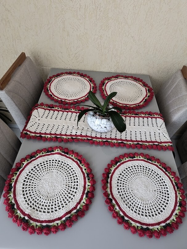 Sousplat + trilho de mesa Tulipas Vermelhas