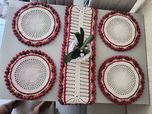Sousplat + trilho de mesa Tulipas Vermelhas
