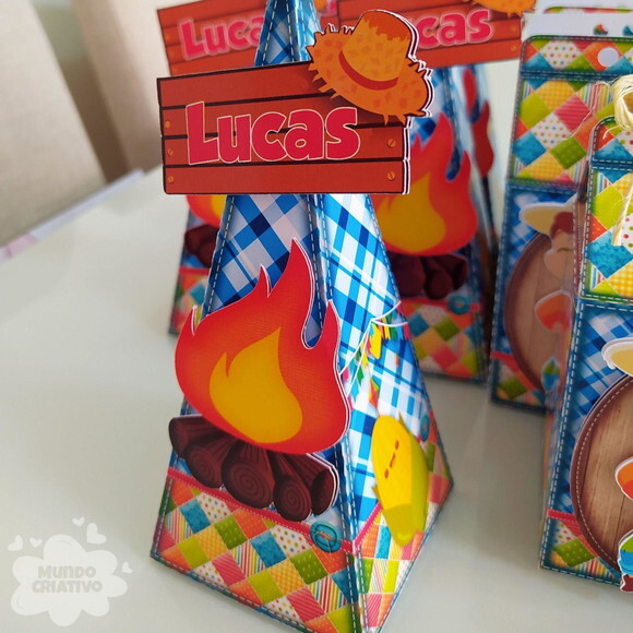 Caixa Pirâmide Festa Junina