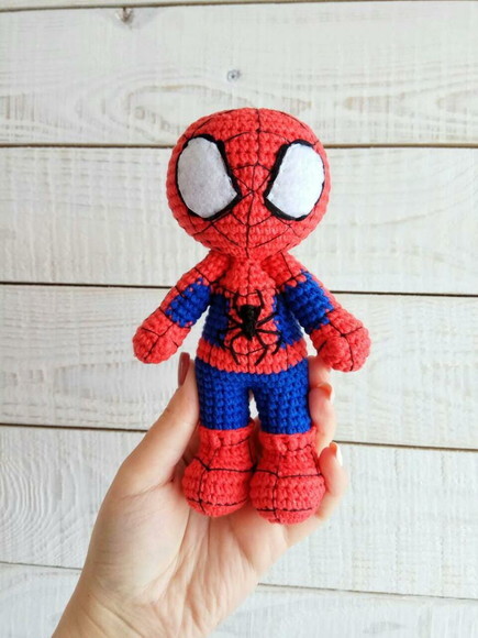 Homem Aranha Amigurumi- Receitas de amigurumi em PDF port