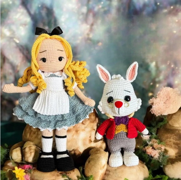 Receita Alice e Coelho Amigurumi