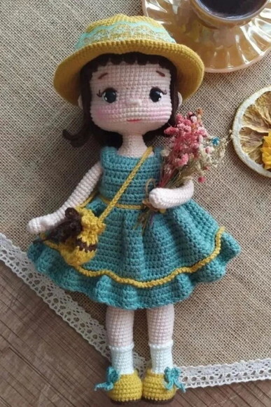 Receita Boneca de Chapeu Amigurumi