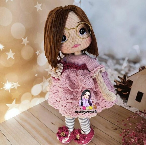 Receita Boneca Sofia Amigurumi