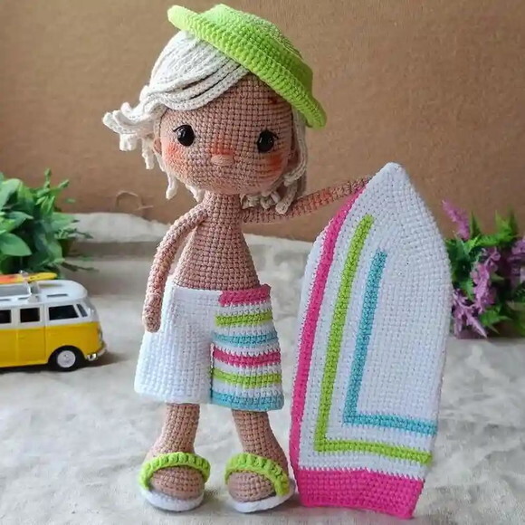 Receita Boneco Surfista Amigurumi