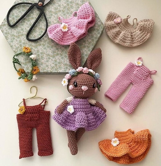 Receita Coelha Troca de Roupa Amigurumi