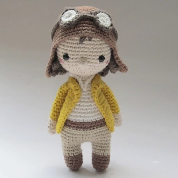 Receita em PDF - Menino Aviador Amigurumi