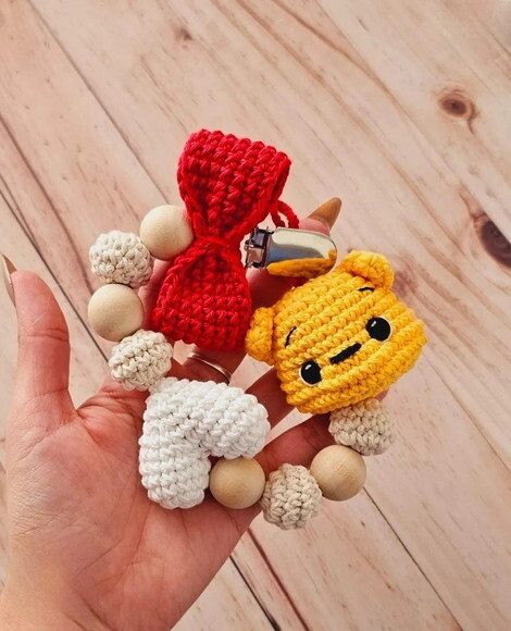 Receita Prendedor de Chupeta Pooh Amigurumi