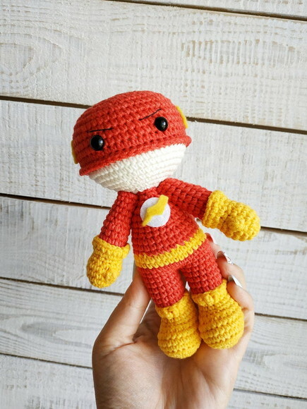 The Flash Amigurumi- Receitas de amigurumi em PDF port