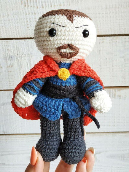 Doutor estranho Amigurumi- Receitas de amigurumi em PDF port