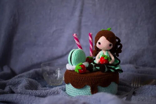 Receita Boneca Aniversario Amigurumi