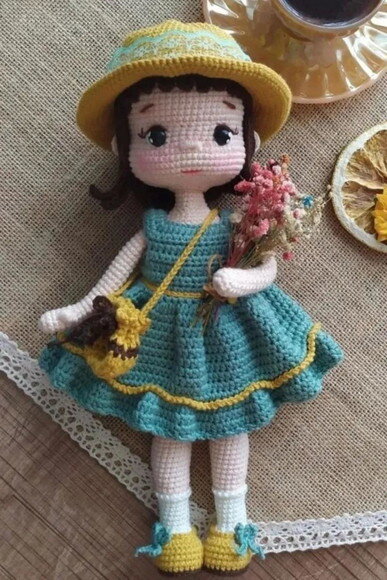 Receita Boneca de Chapeu Amigurumi