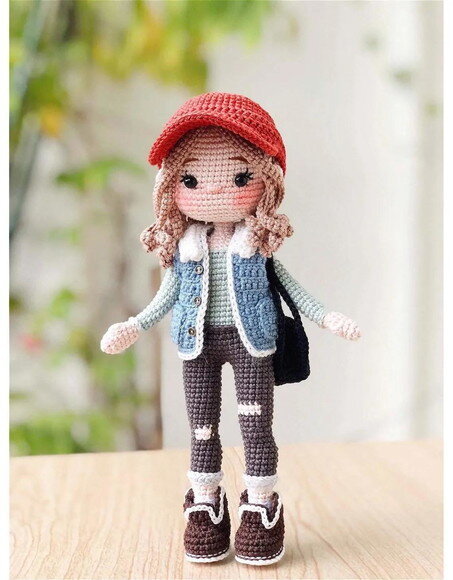 Receita Boneca de Boné Amigurumi