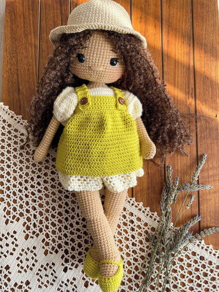 Receita Boneca de Chapeu Amigurumi