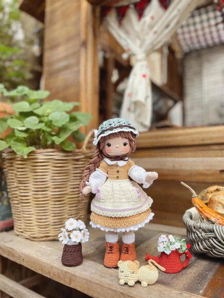 Receita Boneca Jardineira Amigurumi