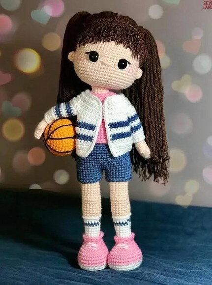 Receita Boneca Jogadora Amigurumi