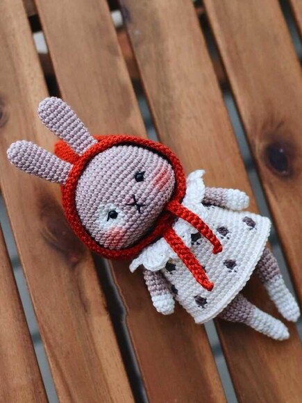 Receita Coelha de Capus Amigurumi