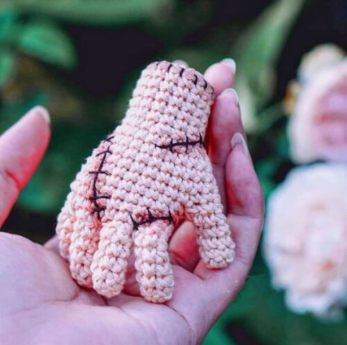 Receita Mão da Wandinha Amigurumi