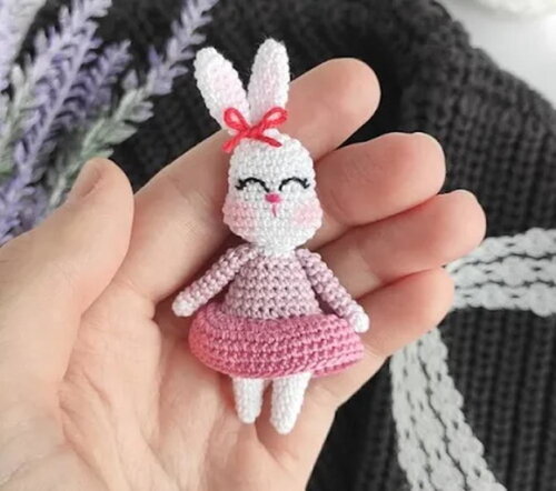 Receita Mini Coelha Amigurumi