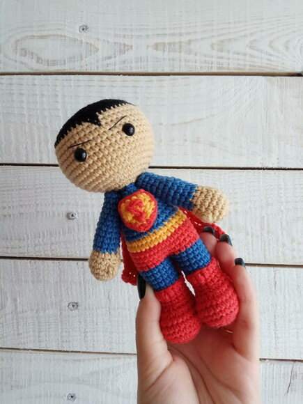 SuperMan Amigurumi- Receitas de amigurumi em PDF port