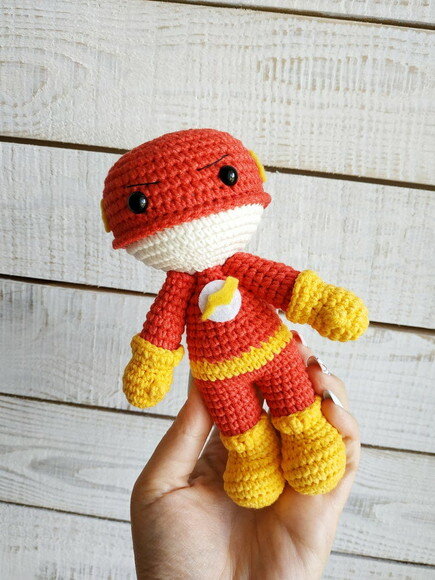The Flash Amigurumi- Receitas de amigurumi em PDF port