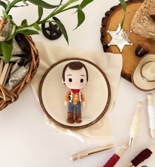 Woody Toy Story em Amigurumi