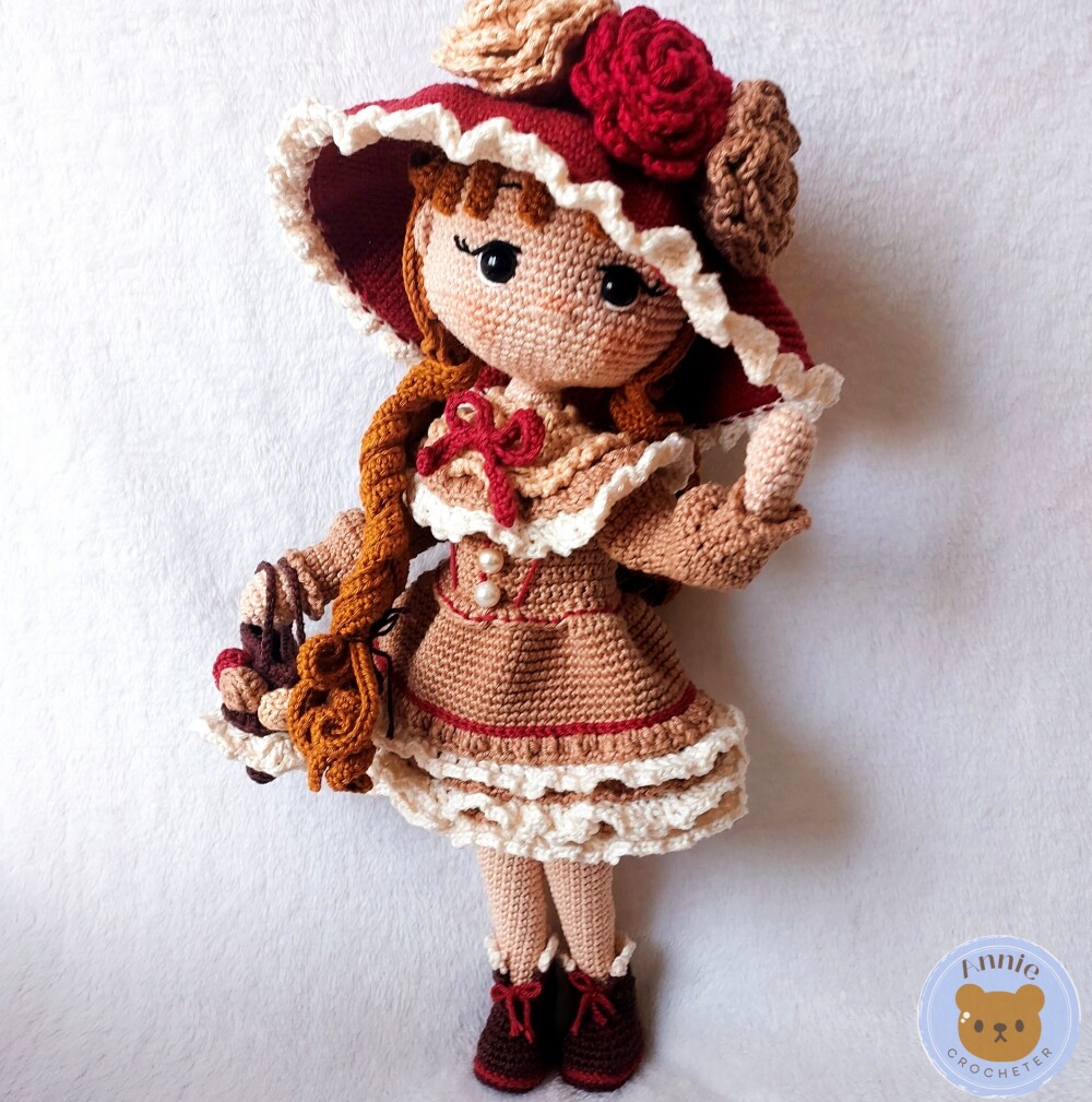 Boneca de Crochê Josephine Amigurumi Bege com Vermelho