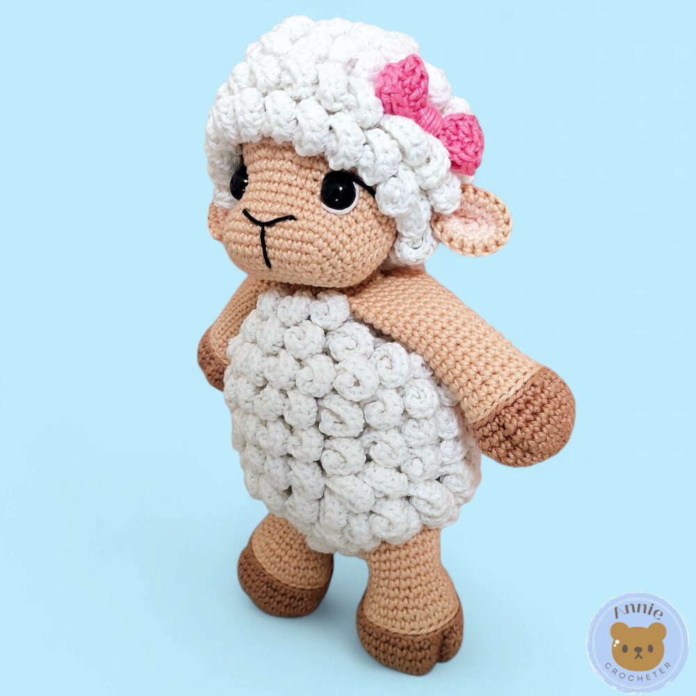 Boneca Ovelhinha de Crochê Animais Amigurumi Branca