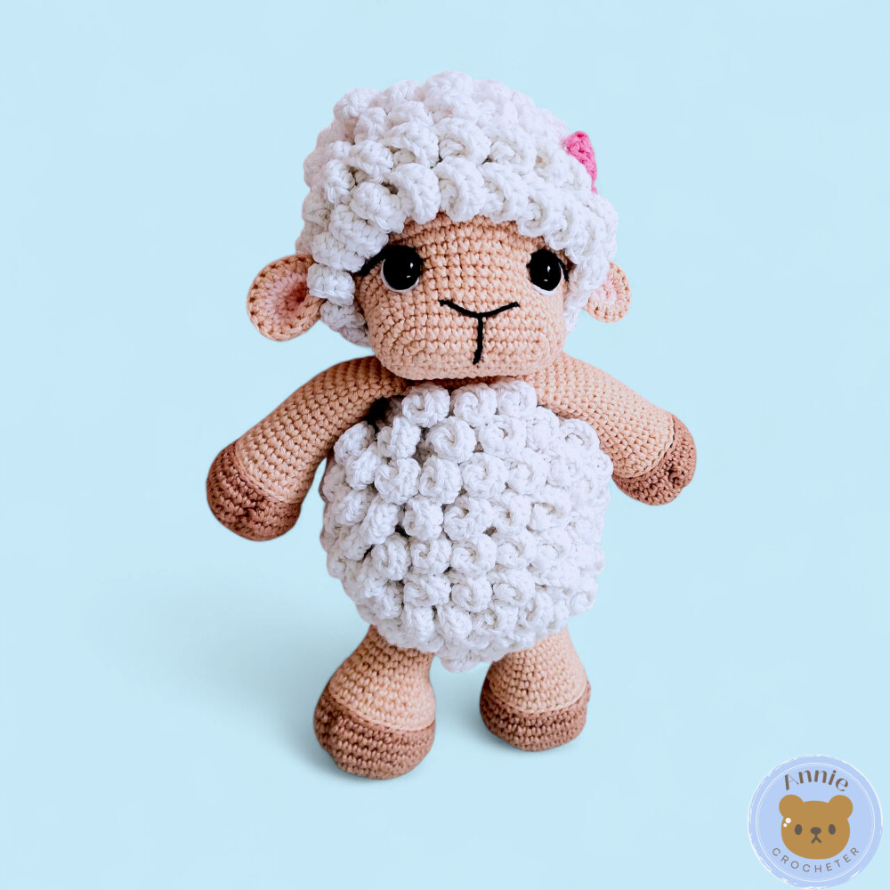 Boneca Ovelhinha de Crochê Animais Amigurumi Branca