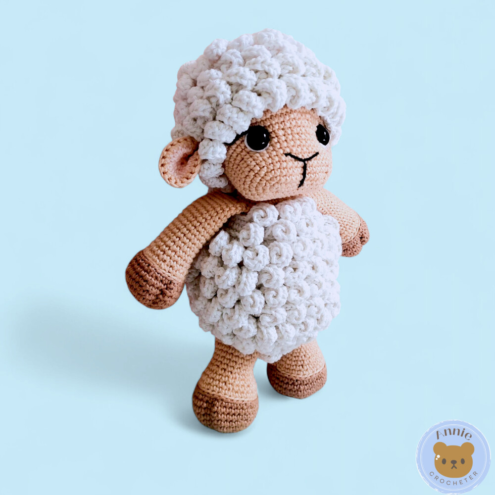Boneca Ovelhinha de Crochê Animais Amigurumi Branca