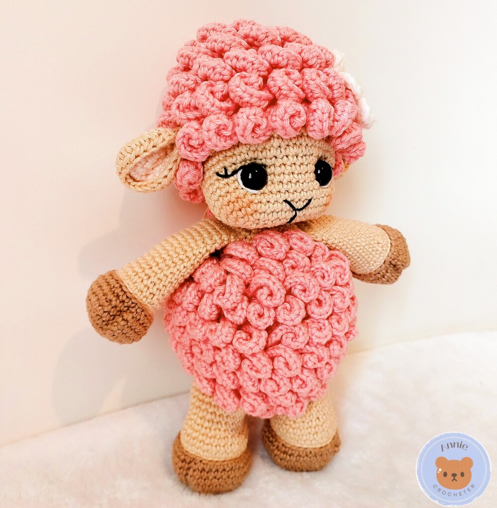 Boneca Ovelhinha de Crochê Animais Amigurumi Rosa