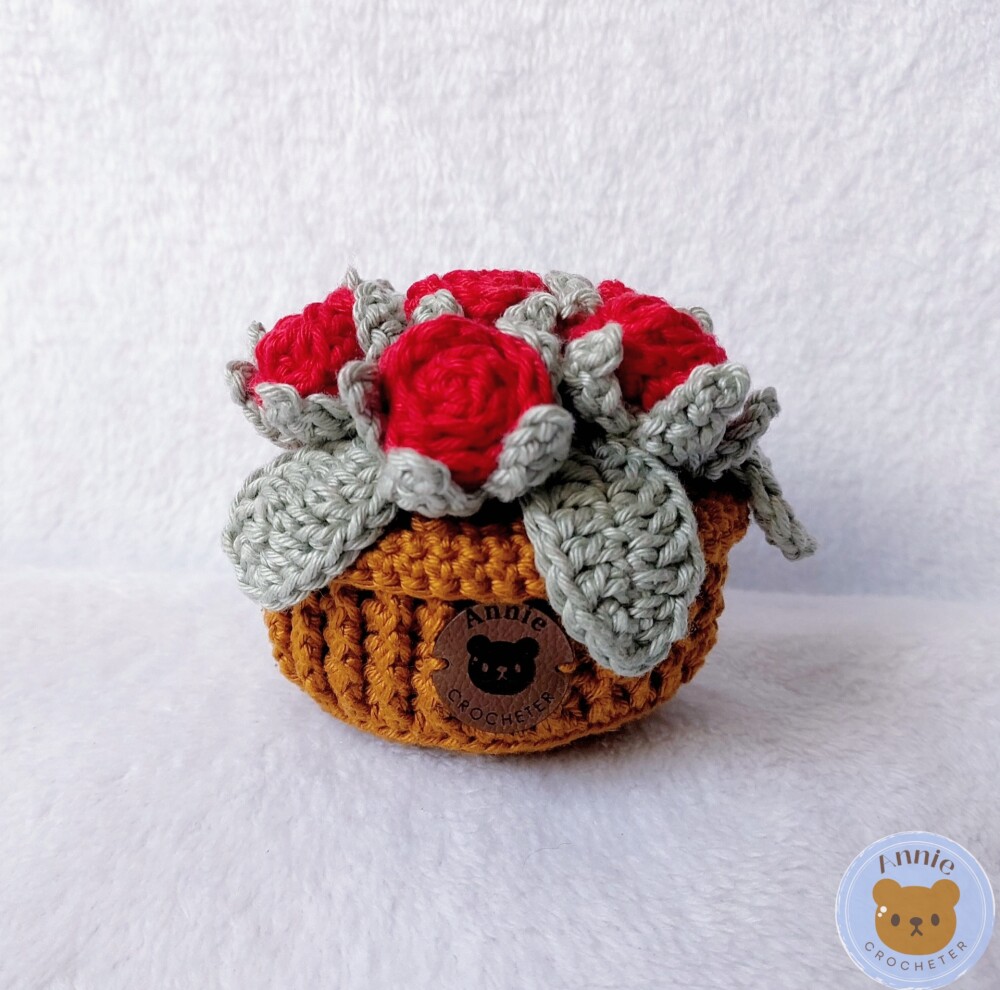 Cesta de Rosas de Crochê Amigurumi