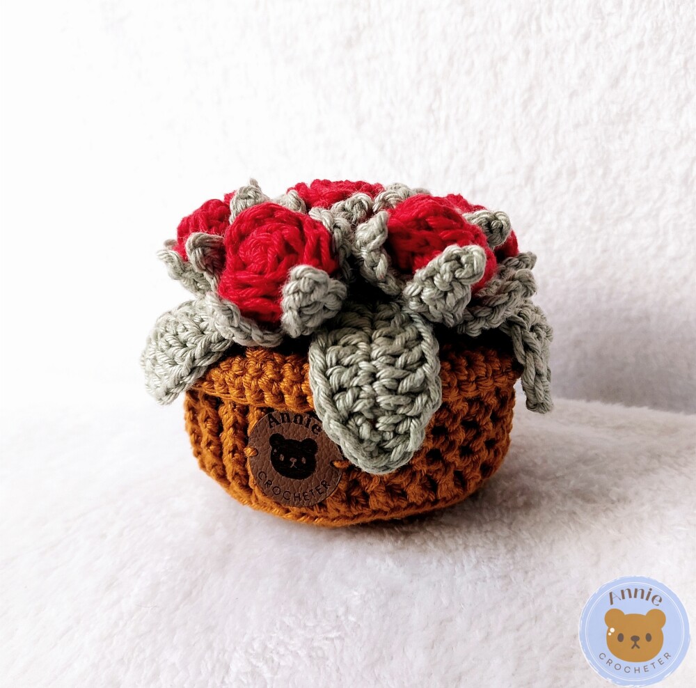 Cesta de Rosas de Crochê Amigurumi