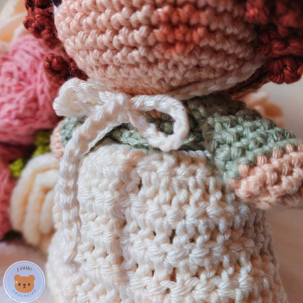 Boneca de Crochê Elizabeth Bennet Amigurumi Orgulho e Preconceit