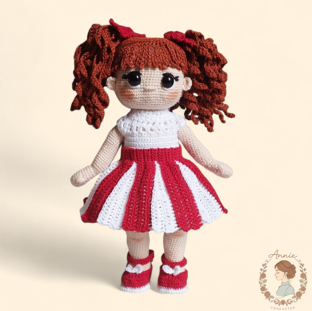 Boneca de Crochê Enola Saia Blusa Jaqueta Laço