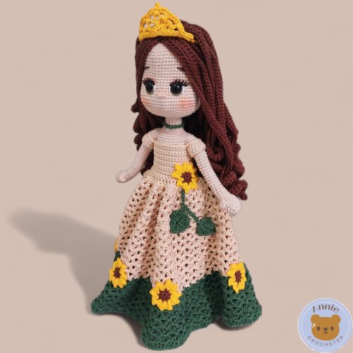 Boneca de Crochê Princesa de Vestido de Girassóis e Coroa Amigu