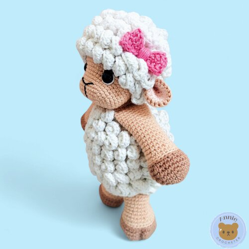 Boneca Ovelhinha de Crochê Animais Amigurumi Branca