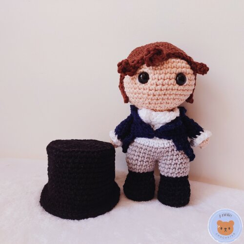 Boneco de Crochê Sr. Darcy Amigurumi Orgulho e Preconceito