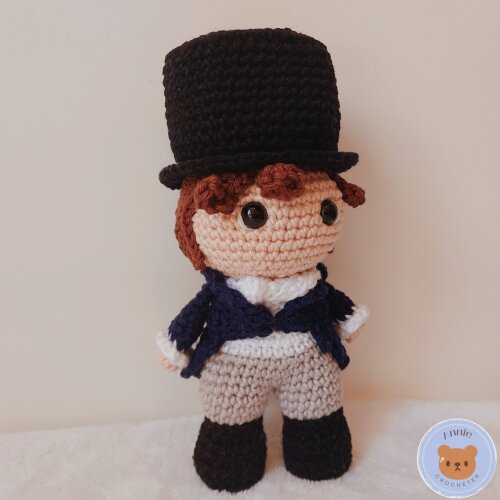 Boneco de Crochê Sr. Darcy Amigurumi Orgulho e Preconceito