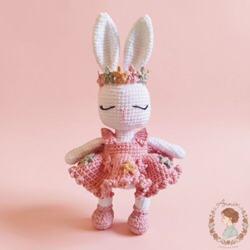 Boneca de Crochê Coelhinha Amigurumi