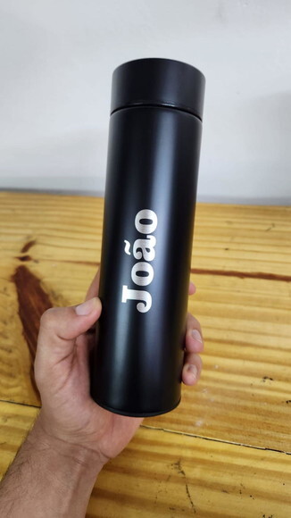 Garrafa Termica Preta com Sensor de Led para Eventos