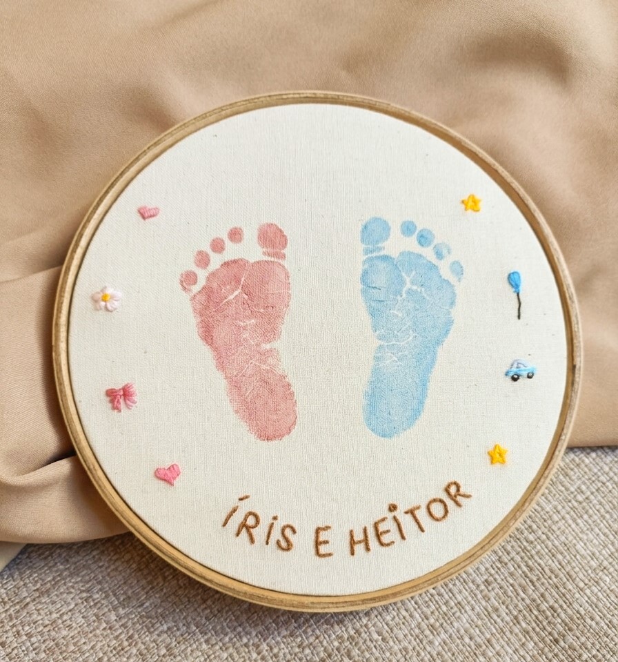 bastidor para carimbar pezinho do bebê- tamanho 16 cm bordado à