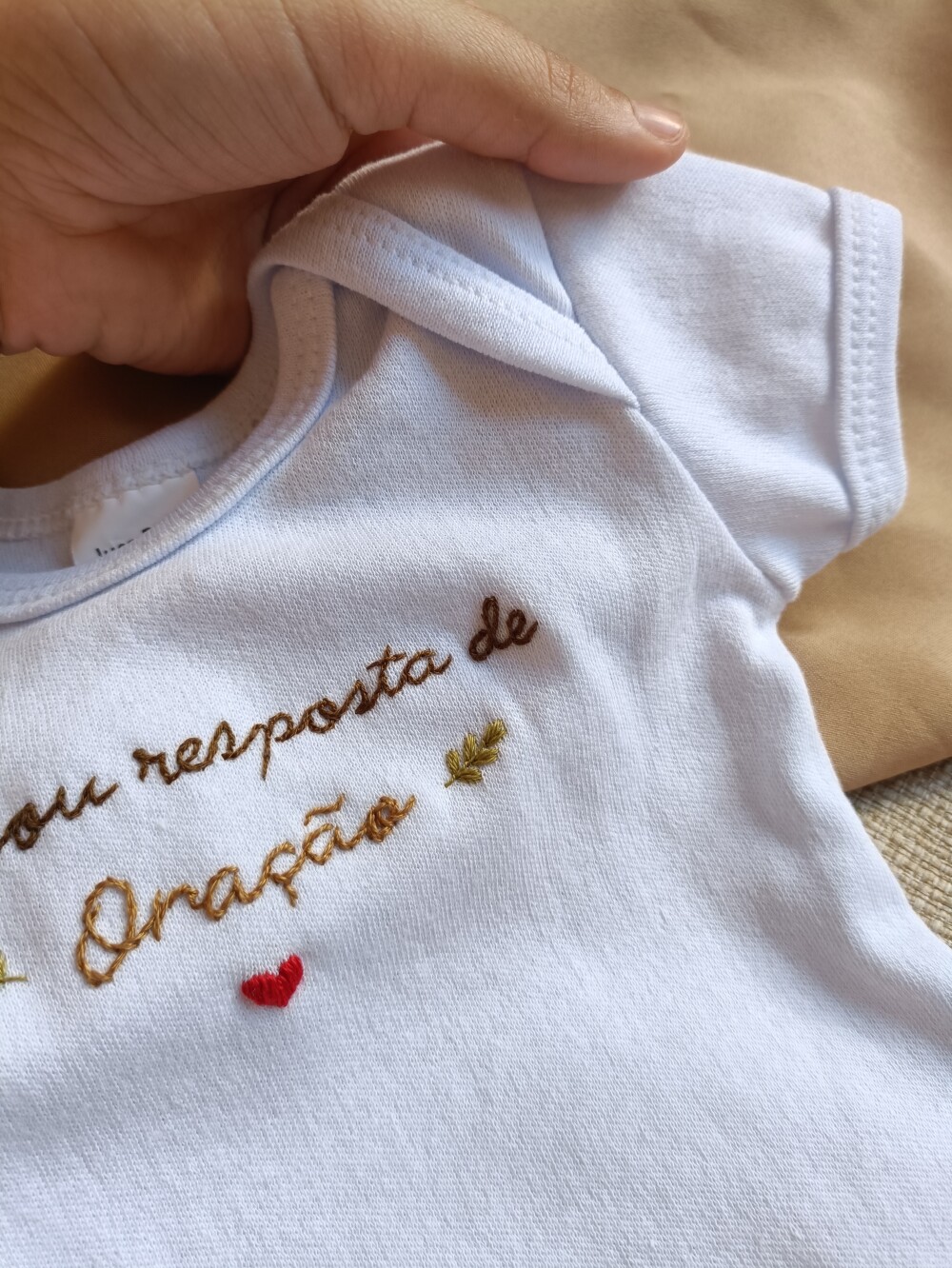 Body de Bebê em algodão bordado a mão personalizável